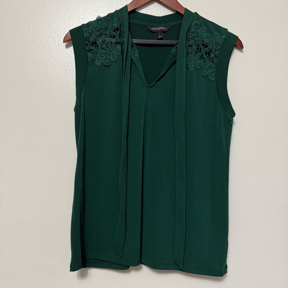 Banana Republic Emerald Green Neck Tie Sleeveless Top Women’s Small Career Wear - Picture 9 of 9